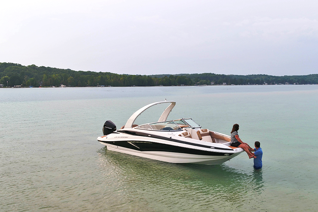 crownline-boats-cross-sport-xs-e255xs-01